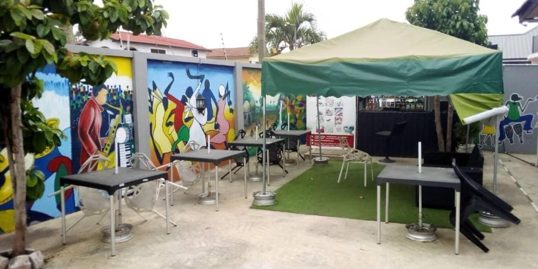 Hgl Guest House East Legon Extérieur photo