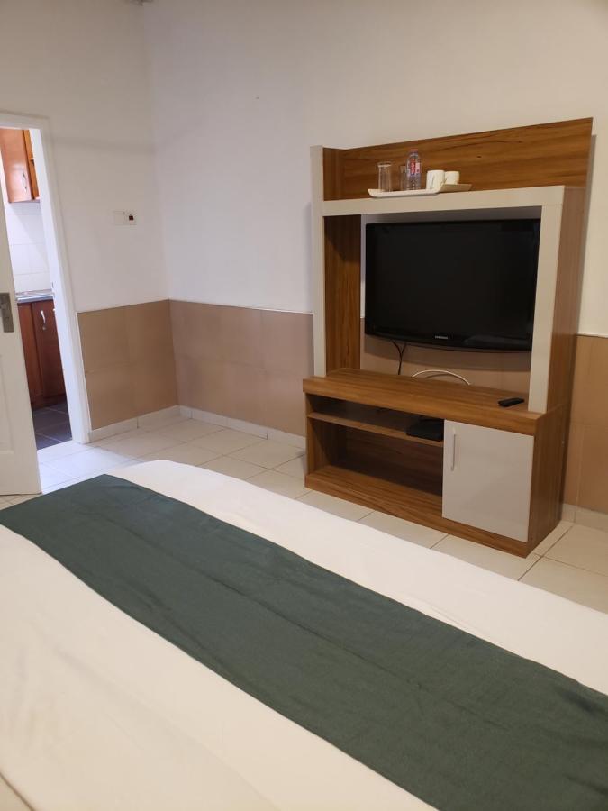 Hgl Guest House East Legon Extérieur photo