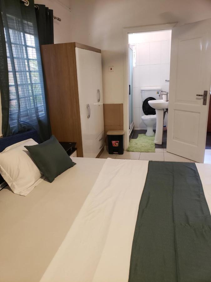Hgl Guest House East Legon Extérieur photo